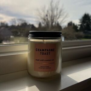 White Barn Champagne Toast single wick candle